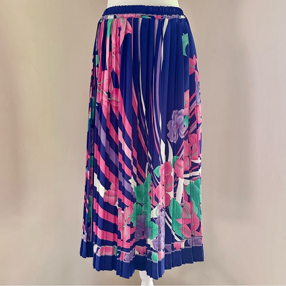 Vintage 1970s - 1980s Tropical Flower Scarf Style Printed Pleated Midi Skirt S
